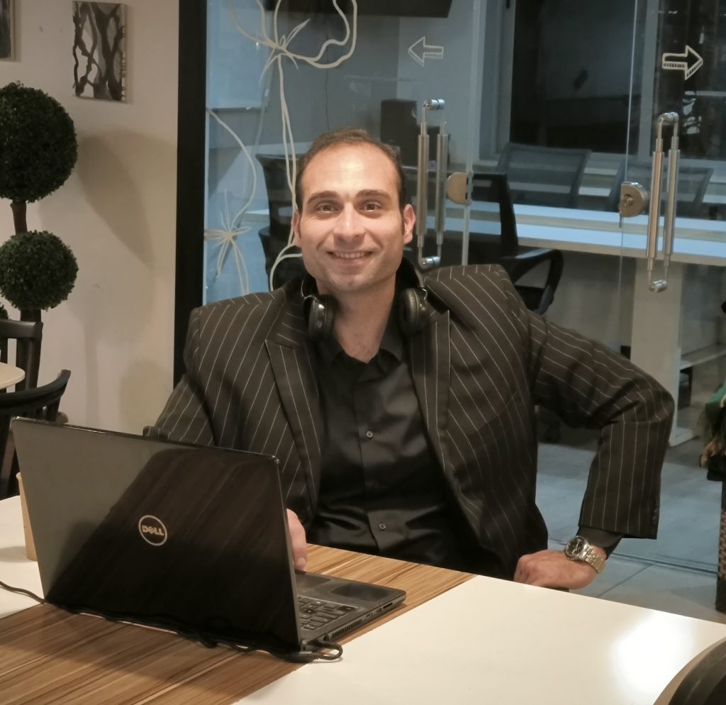 ferasphotoswiththelaptop